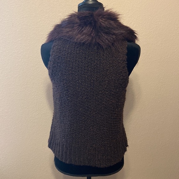 LOFT Knit Faux Fur Lined Vest - Picture 4 of 11
